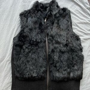100% rabbit fur vest in the front and knit in the back